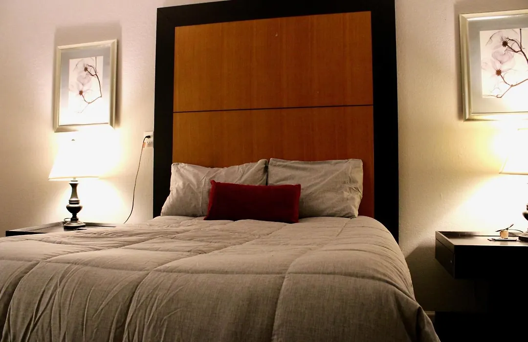 Apm Inn And Suites-1