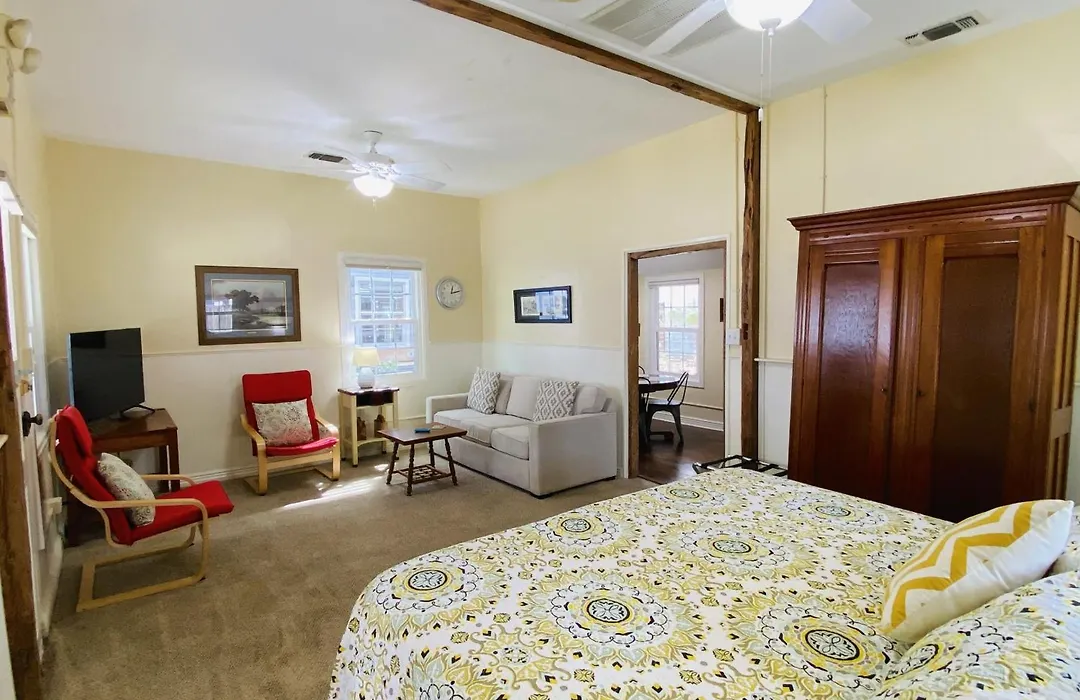 Comal Inn-1