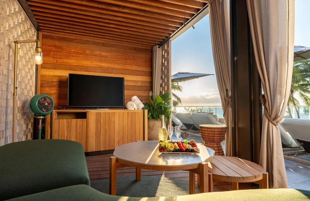 Signia By Hilton Diplomat Beach Resort-1