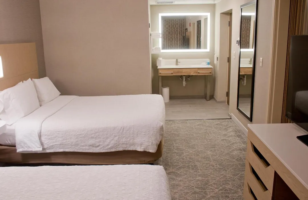Hampton Inn & Suites Denver-Speer Boulevard-1