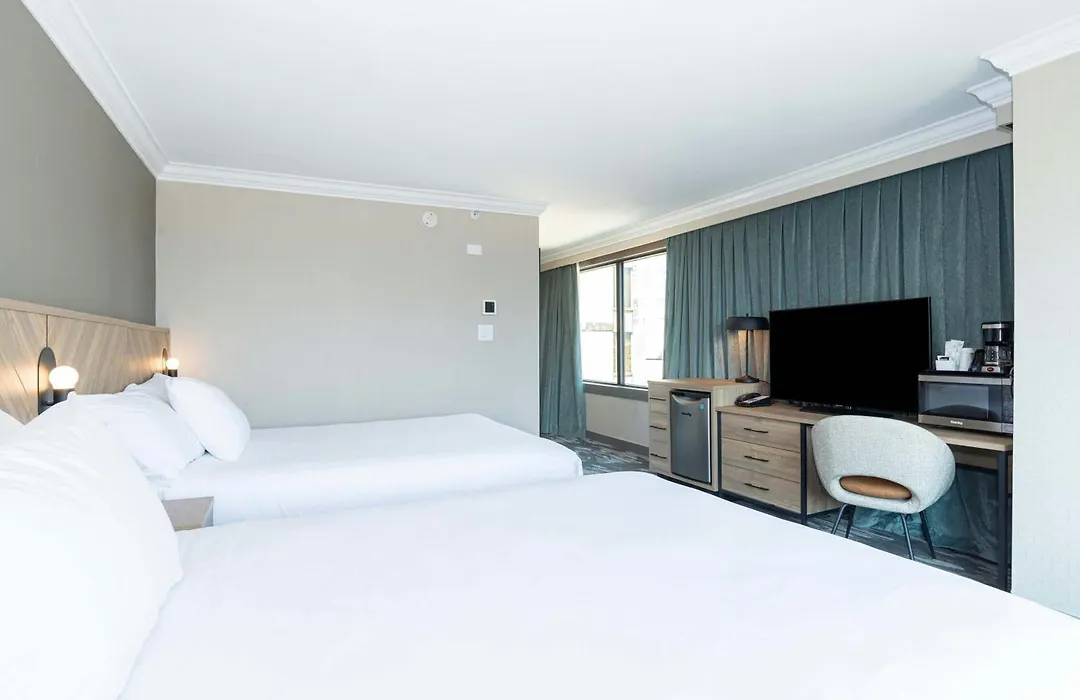 Sandman Signature Vancouver Downtown Hotel-1