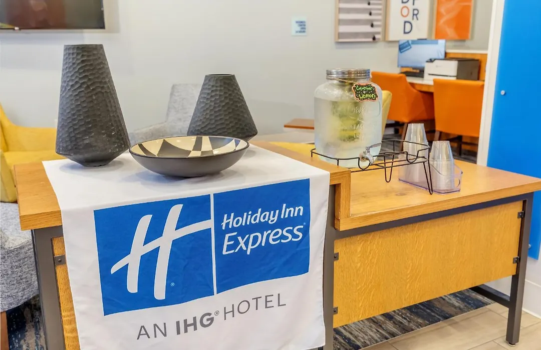 Holiday Inn Express Hotel & Suites Medford-Central Point By Ihg-1