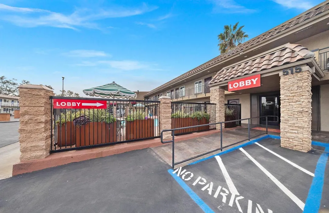 Econo Lodge Inn & Suites Escondido Downtown-1