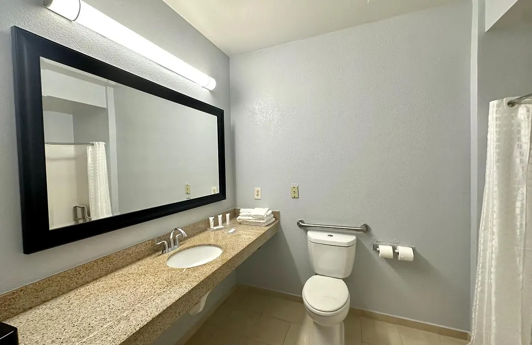 Baymont Inn & Suites By Wyndham Morrow - Atlanta I-75 South-1
