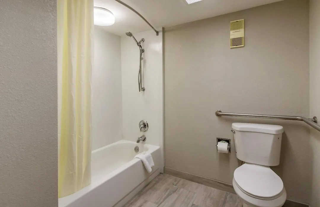 Clarion Hotel Jackson Northwest-1
