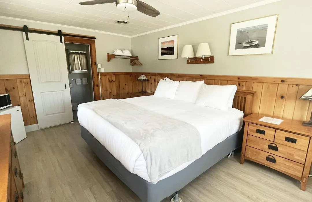 Kennebunkport Motor Lodge-1