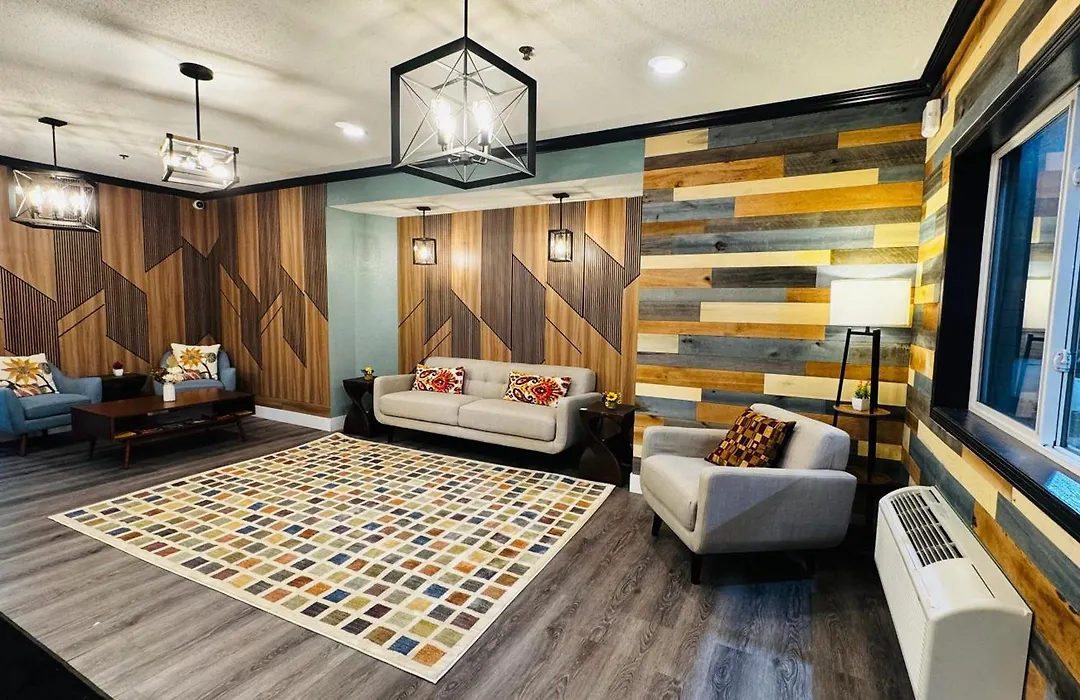 Blaine Town Inn & Suites-1