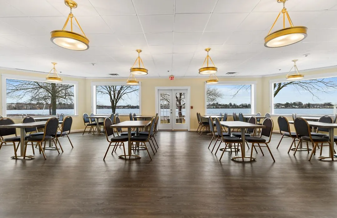 Lakeside Inn-1