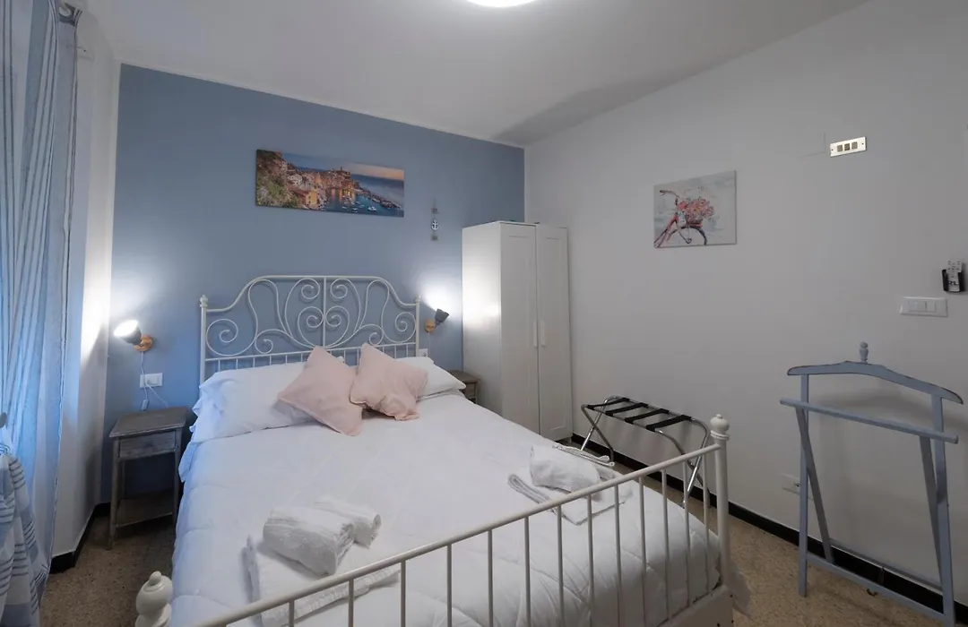 Pippo A Vernazza Rooms-1