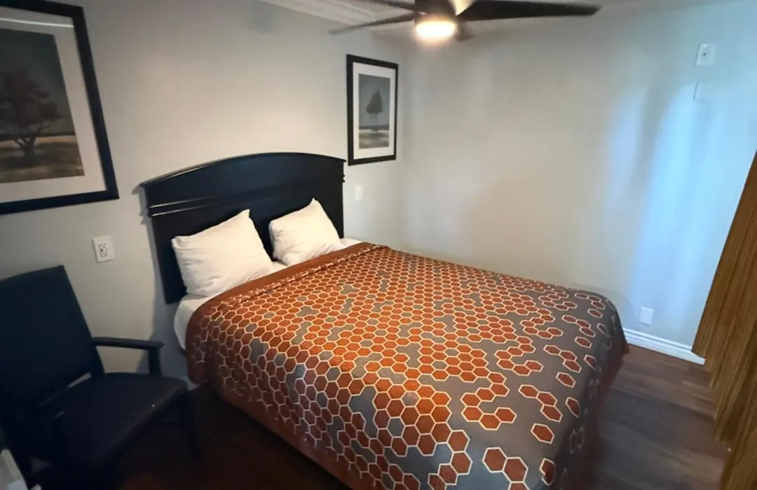 Colony Inn-1