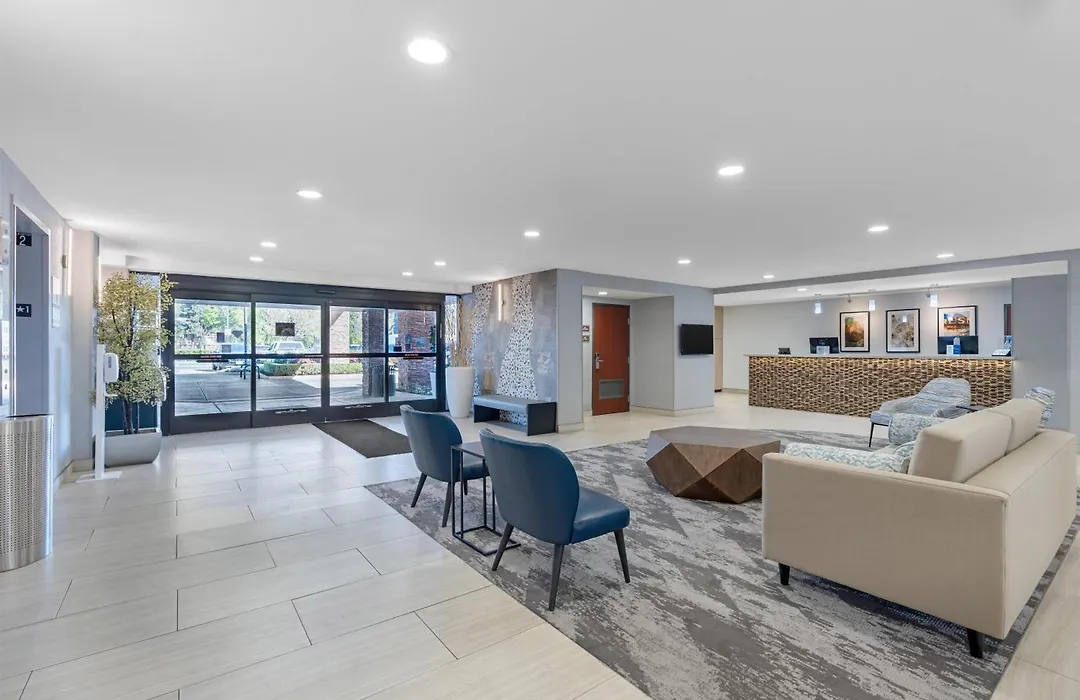 Best Western Plus Fresno Airport Hotel-1