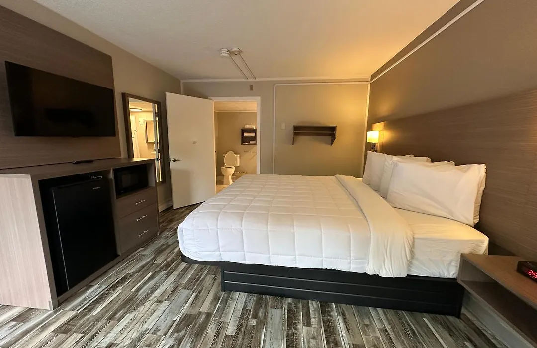 Whalers Inn And Suites-1