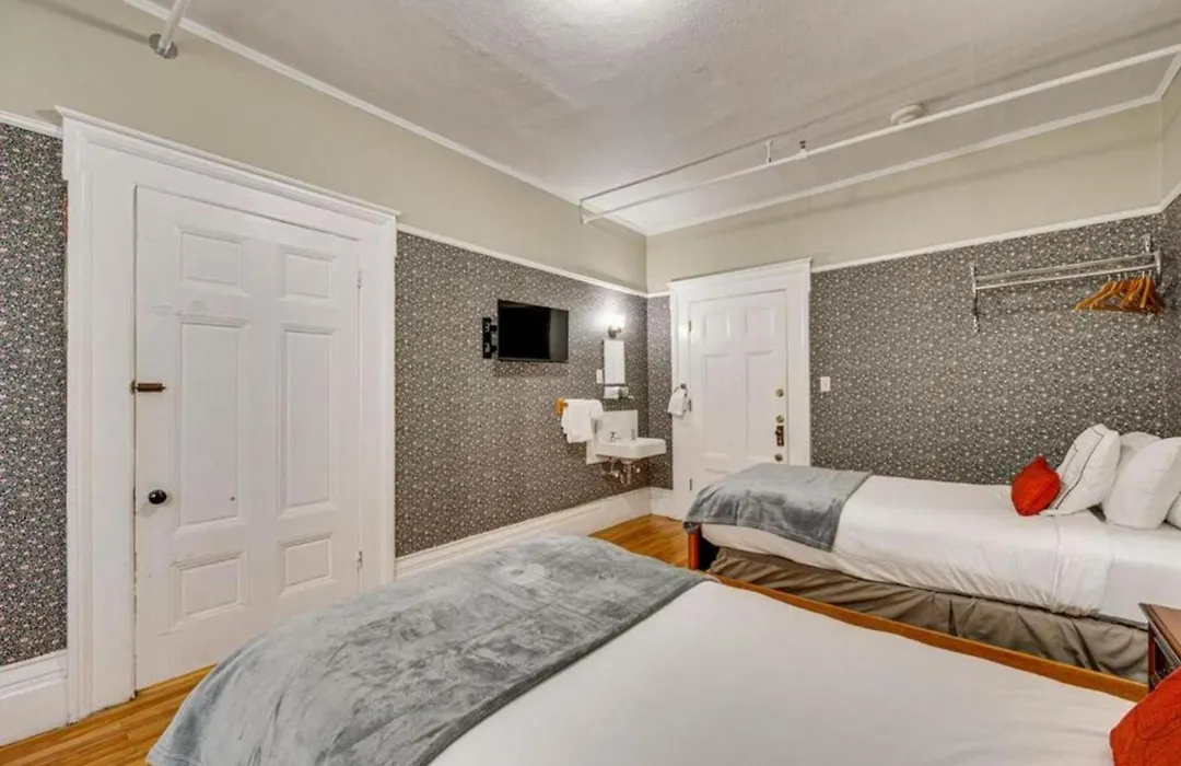 Thayers Inn-1