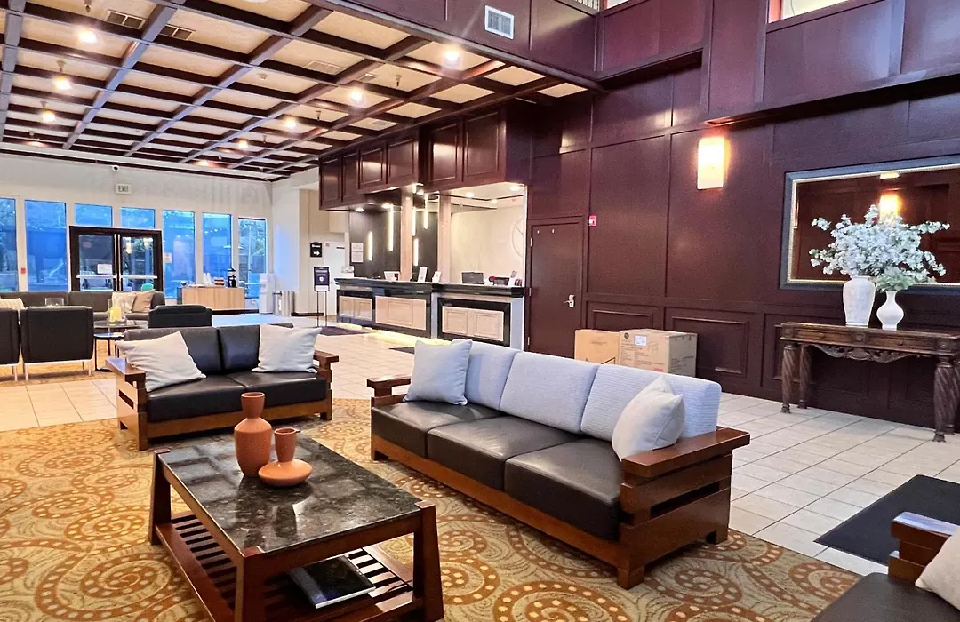 Ramada By Wyndham Tukwila Southcenter-1