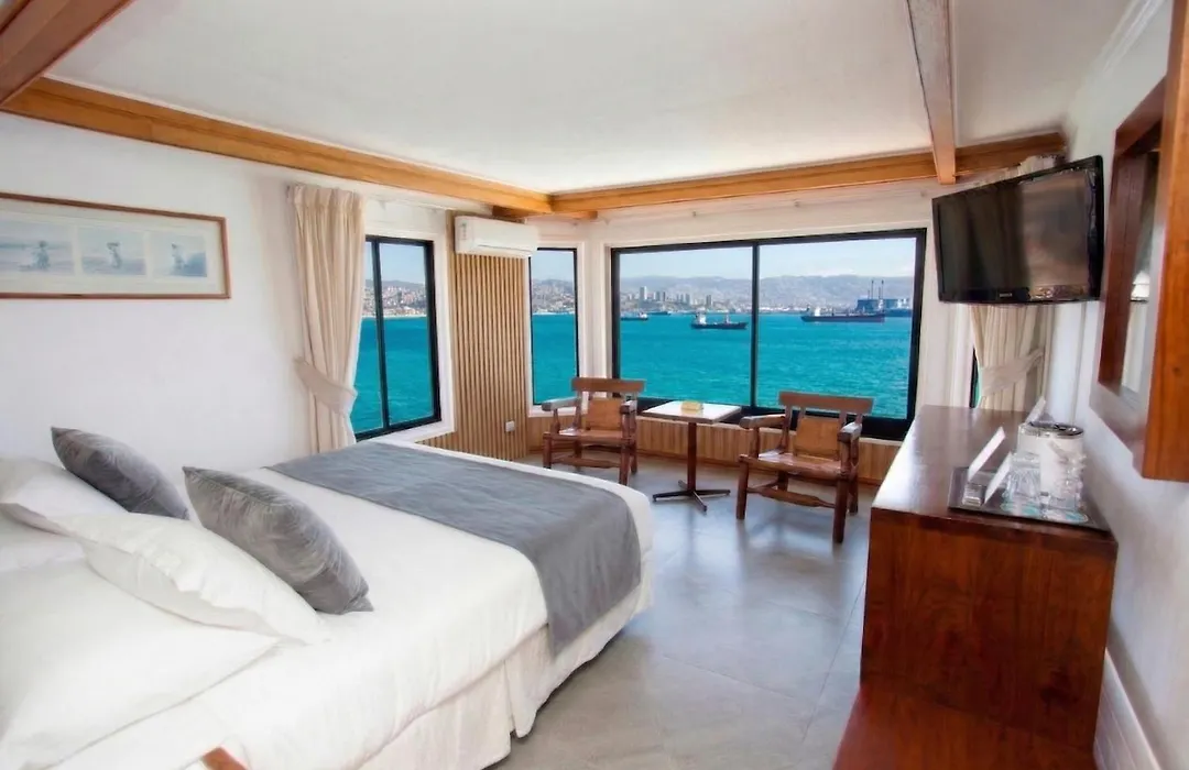 Hotel Oceanic-1