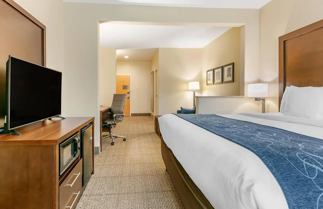 Comfort Suites Batesville-1