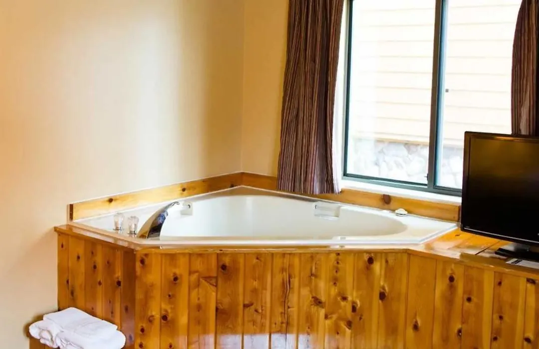 Cranberry Country Lodge-1
