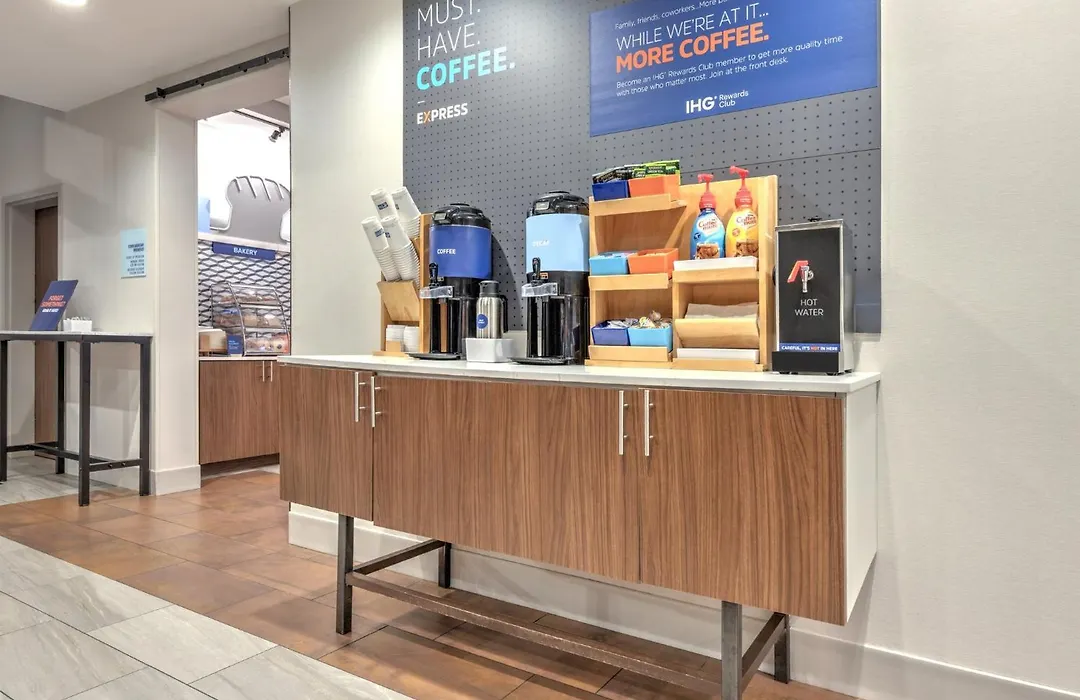 Holiday Inn Express & Suites Moore By Ihg-1