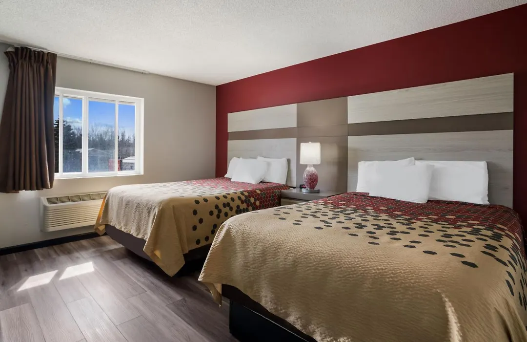 Econo Lodge Inn & Suites Canandaigua - Finger Lakes Area-1