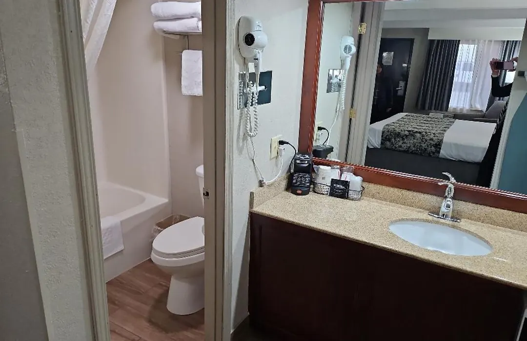Best Western Montis Inn-1