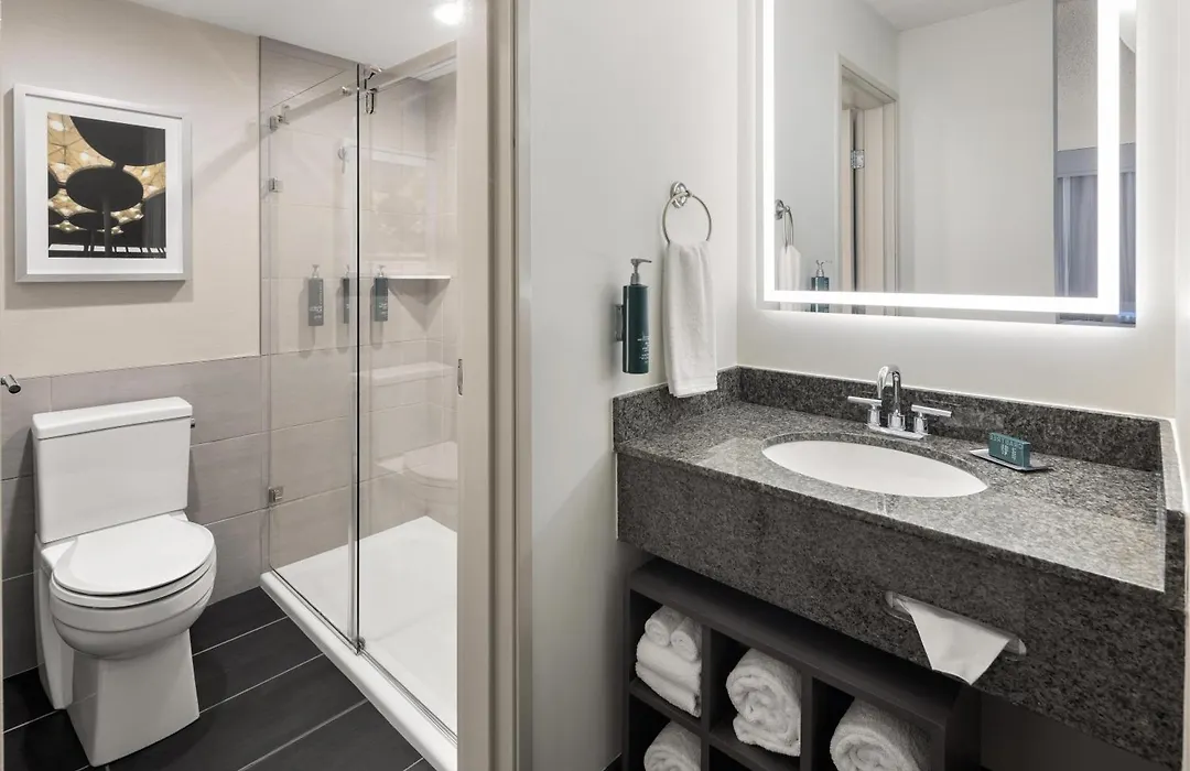 Doubletree By Hilton Racine Harbourwalk-1