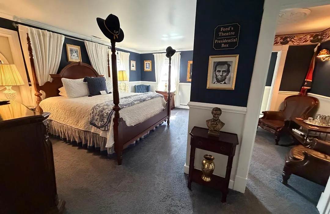 A Williamsburg White House Inn-1