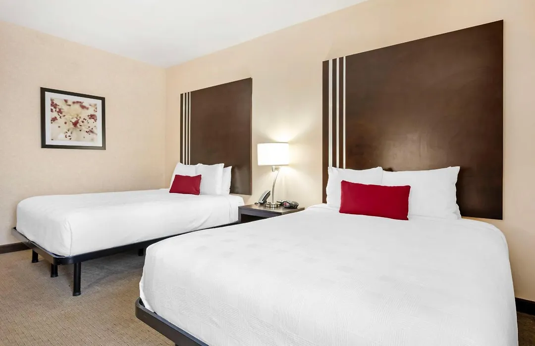 Best Western Plus Howe Inn-1