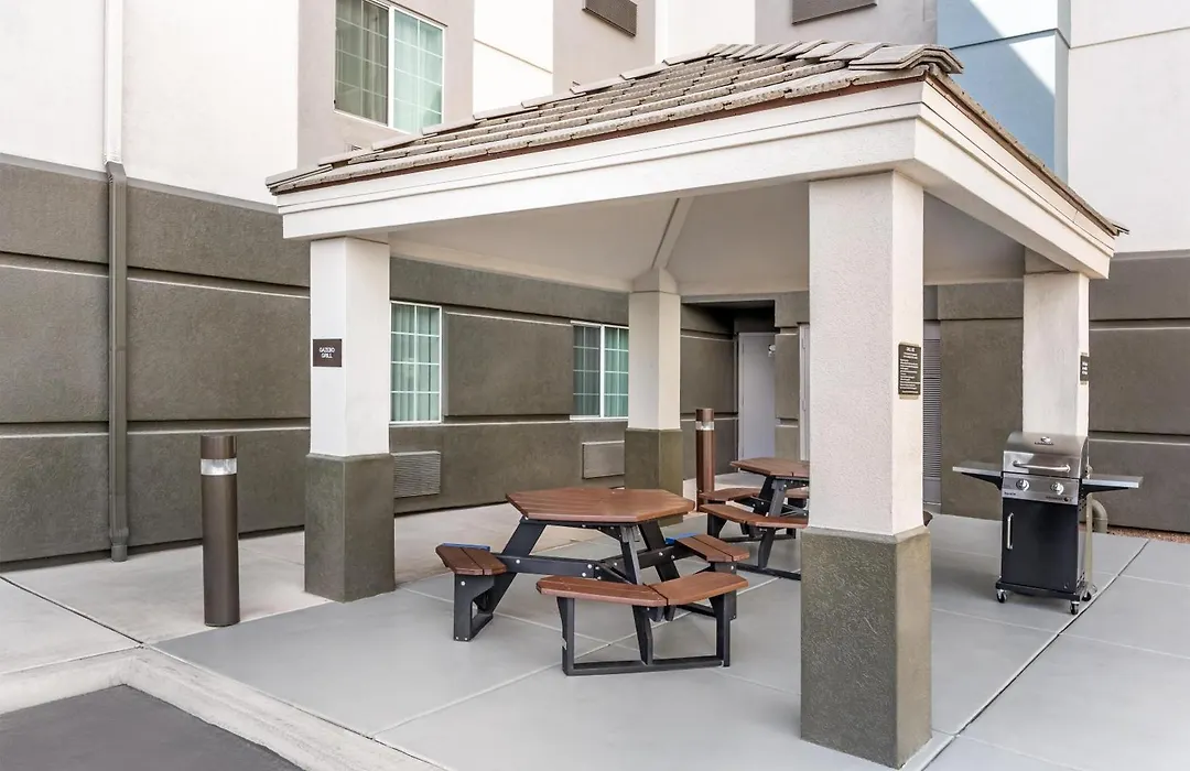Sonesta Simply Suites Las Vegas Convention Center-1