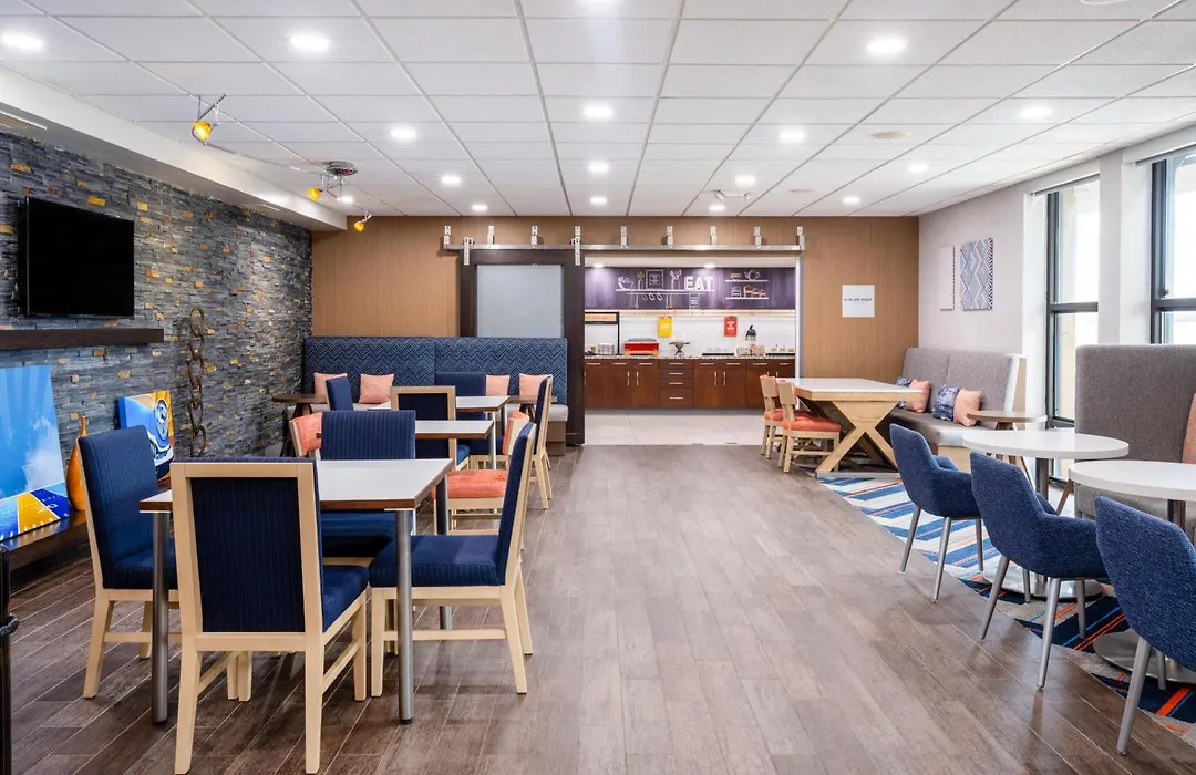 Hampton Inn Auburn-1