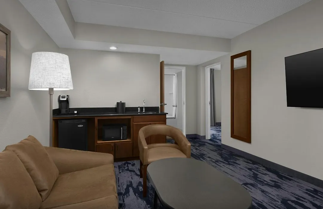 Fairfield Inn And Suites By Marriott Winston Salem/Hanes-1