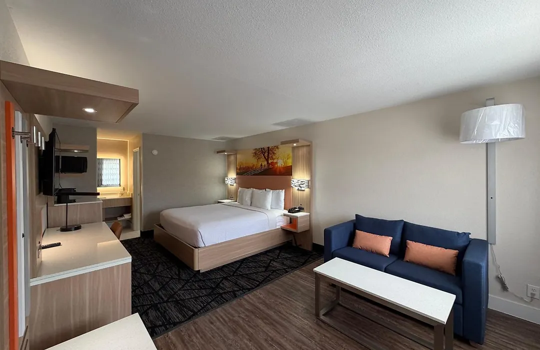 Days Inn By Wyndham Granbury-1