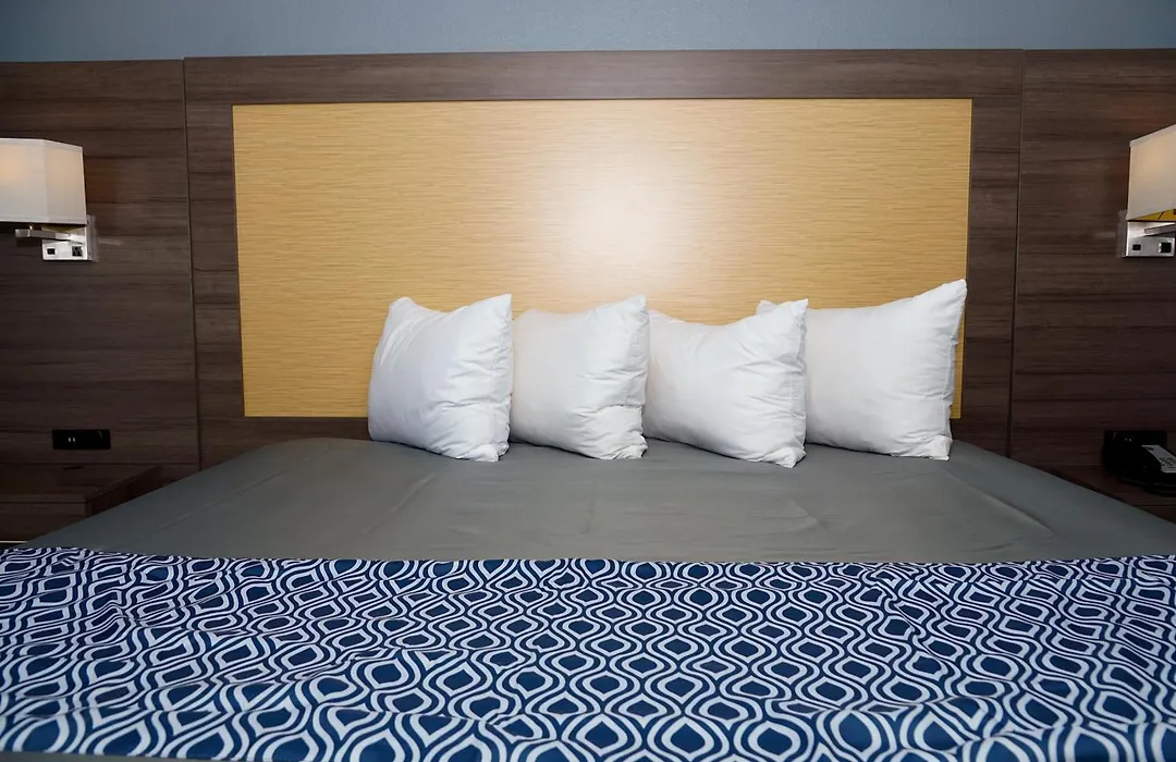 Legacy Inn - Gallatin-1