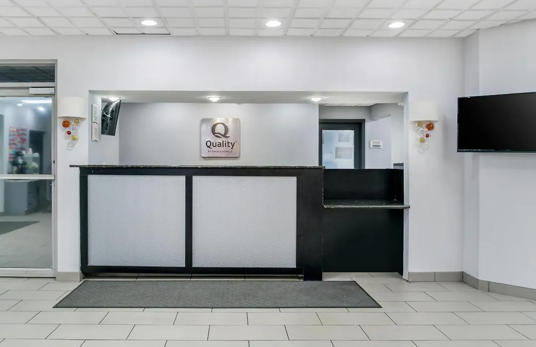 Quality Inn & Suites Banquet Center-1