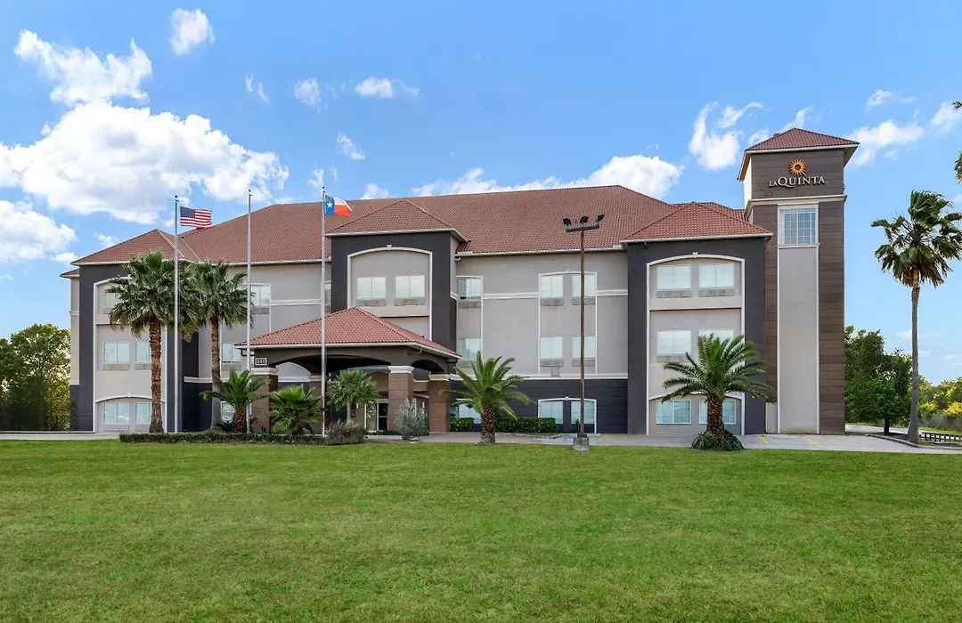 La Quinta By Wyndham Alvin-1