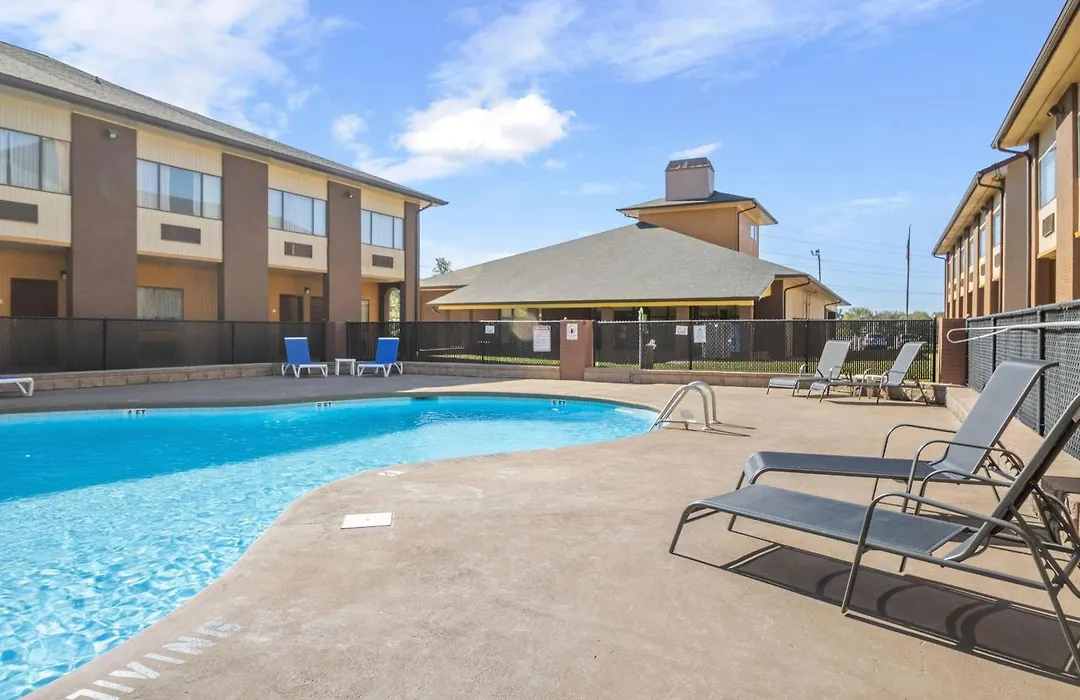 Quality Suites Hickory South-1