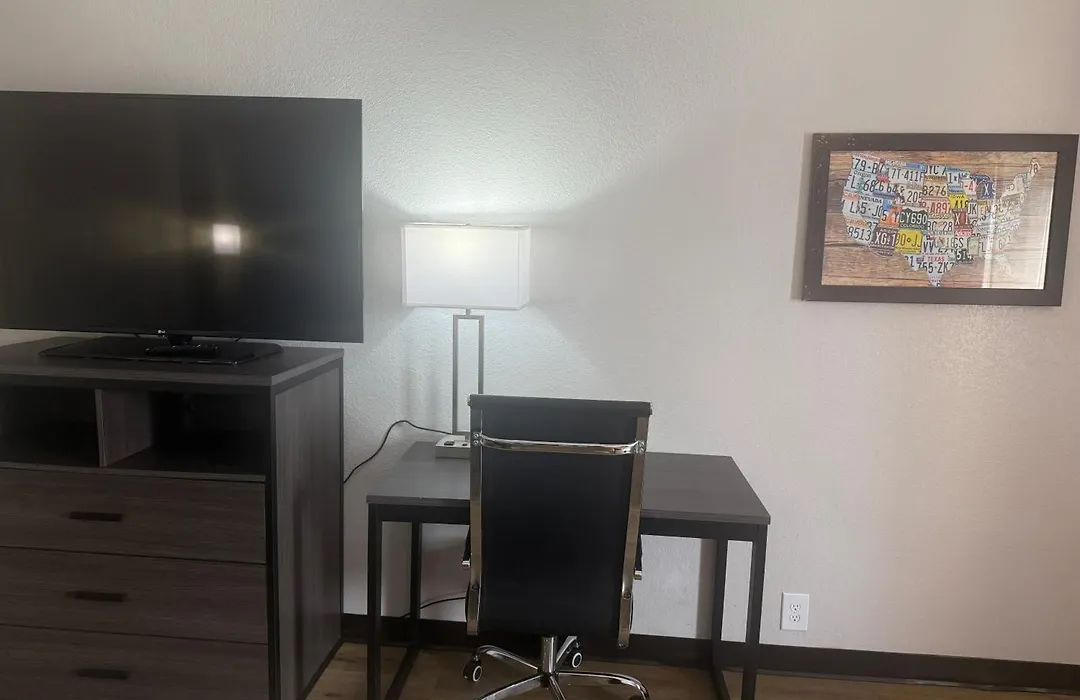 Econo Lodge Naval Station Norfolk-1