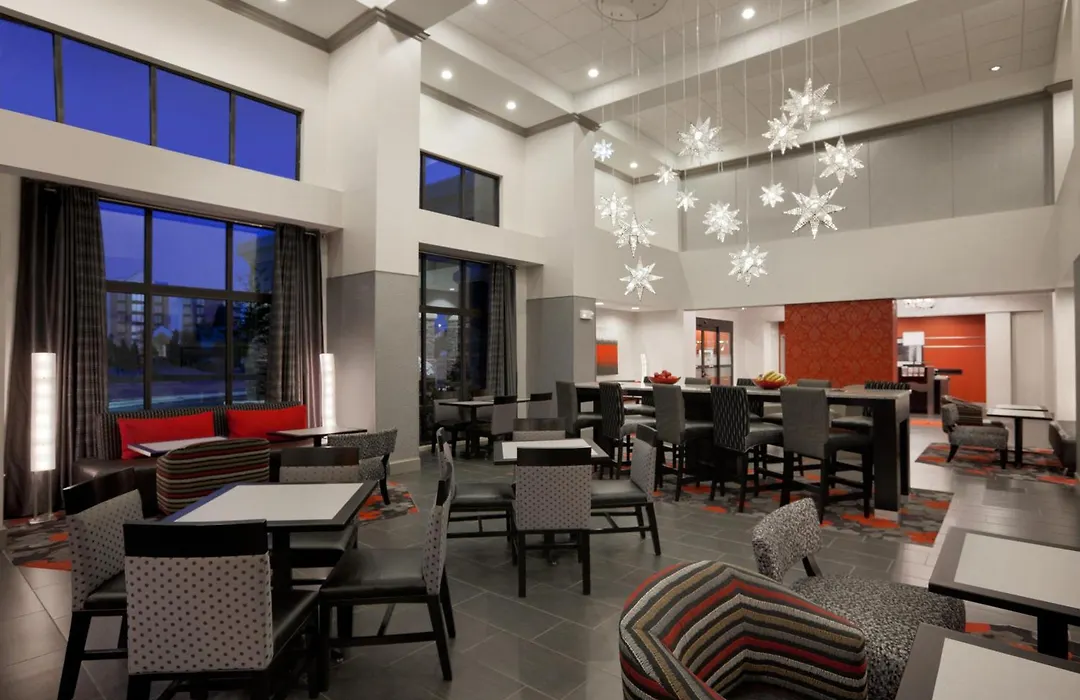 Hampton Inn And Suites Roanoke Airport/Valley View Mall-1
