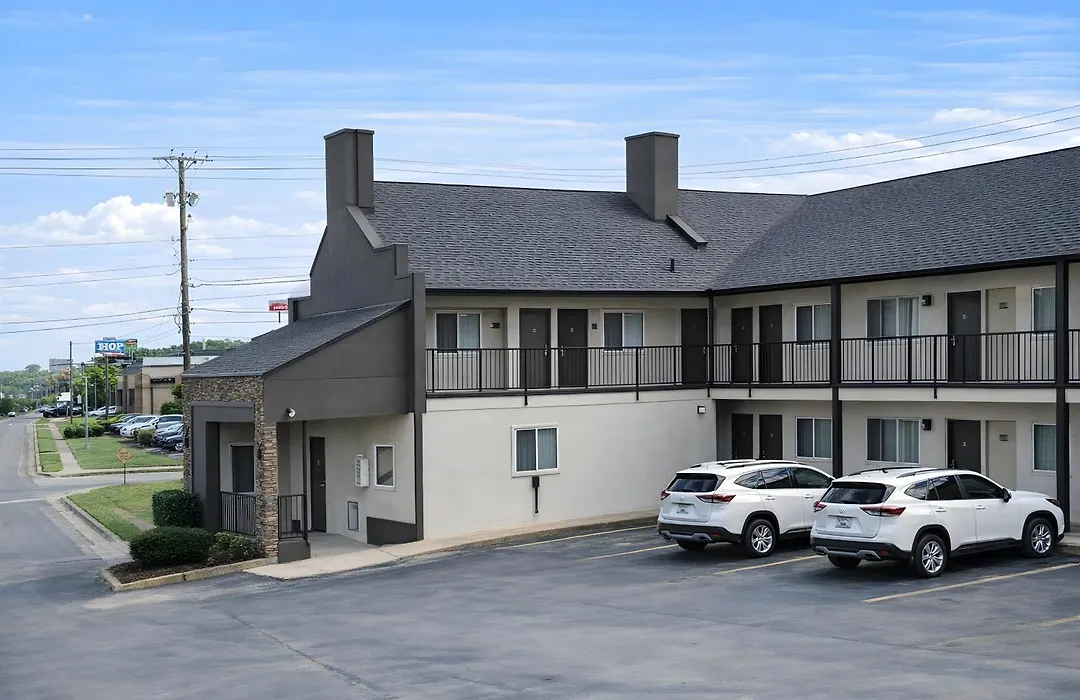 Quarters Inn & Suites-1