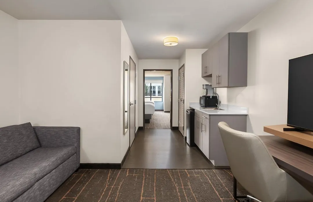 Holiday Inn & Suites Detroit - Troy By Ihg-1