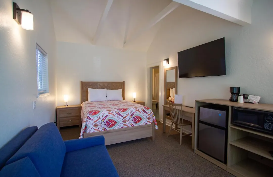 Harbor Inn-1
