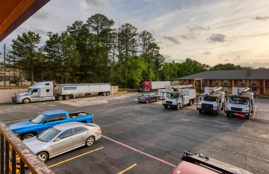 Executive Inn & Suites-1