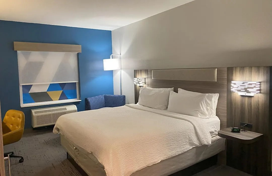 Holiday Inn Express & Suites San Antonio Frost Bank Center By Ihg-1