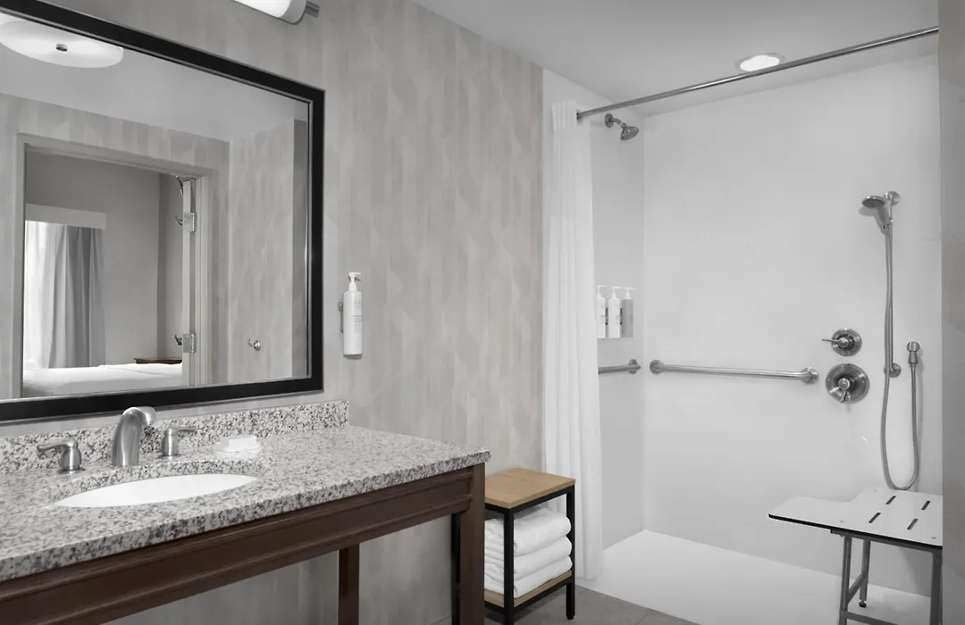 Hampton Inn & Suites Mishawaka/South Bend At Heritage Square-1
