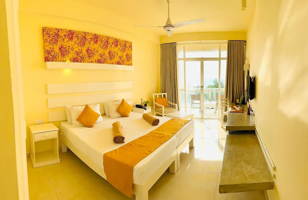 Beacon Beach Hotel Negombo-1