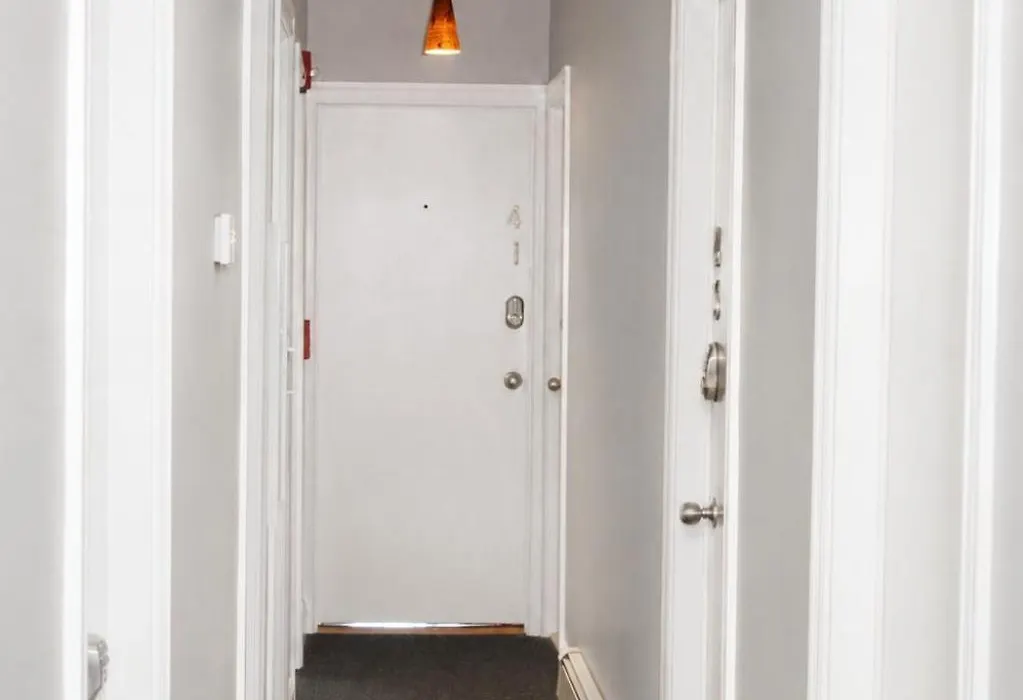 Charming Studio In Boston Brownstone, C. Ave #33-1