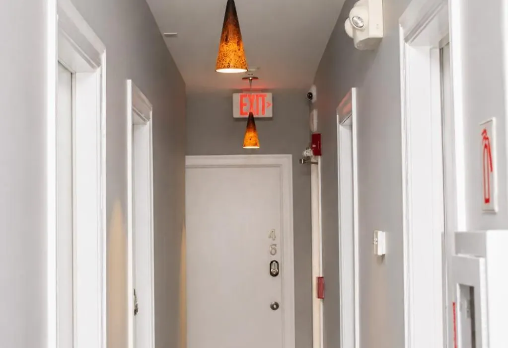 Stylish Downtown Studio In The Southend, C.Ave #24-1