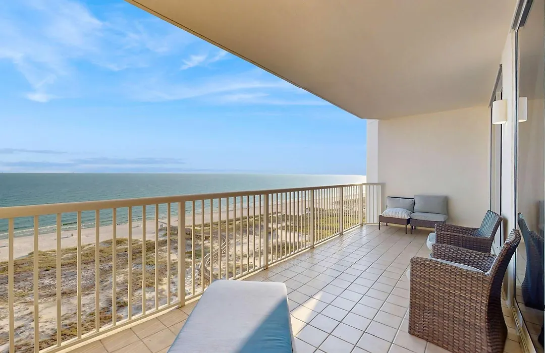 The Beach Club 1007C-1