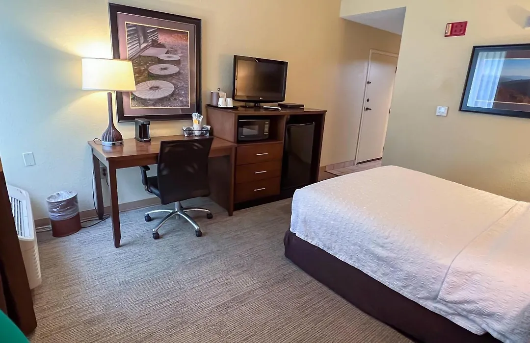 Clarion Pointe Cherokee-1