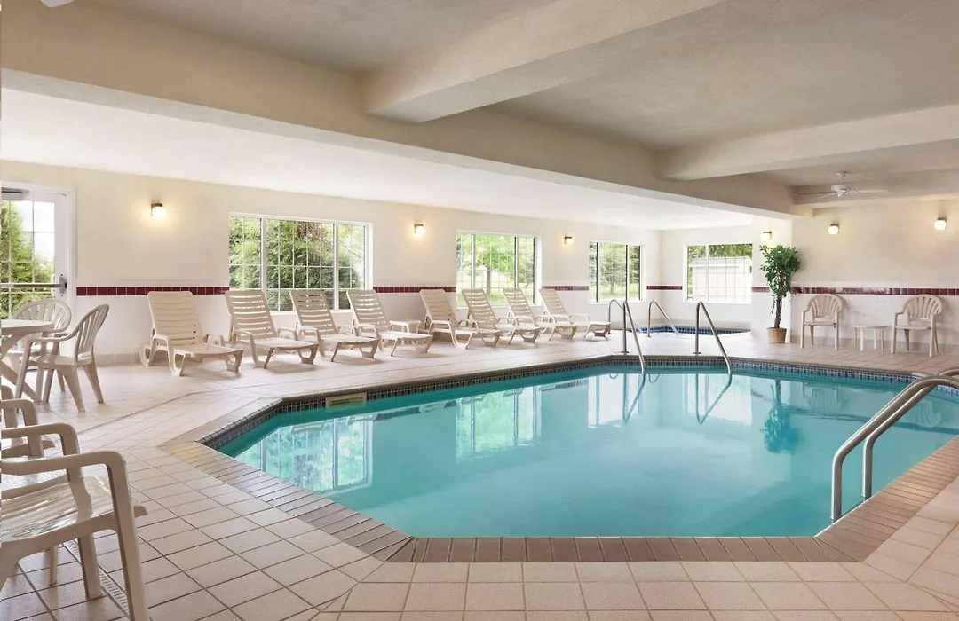 Country Inn & Suites By Radisson, Mankato Hotel And Conference Center, Mn-1