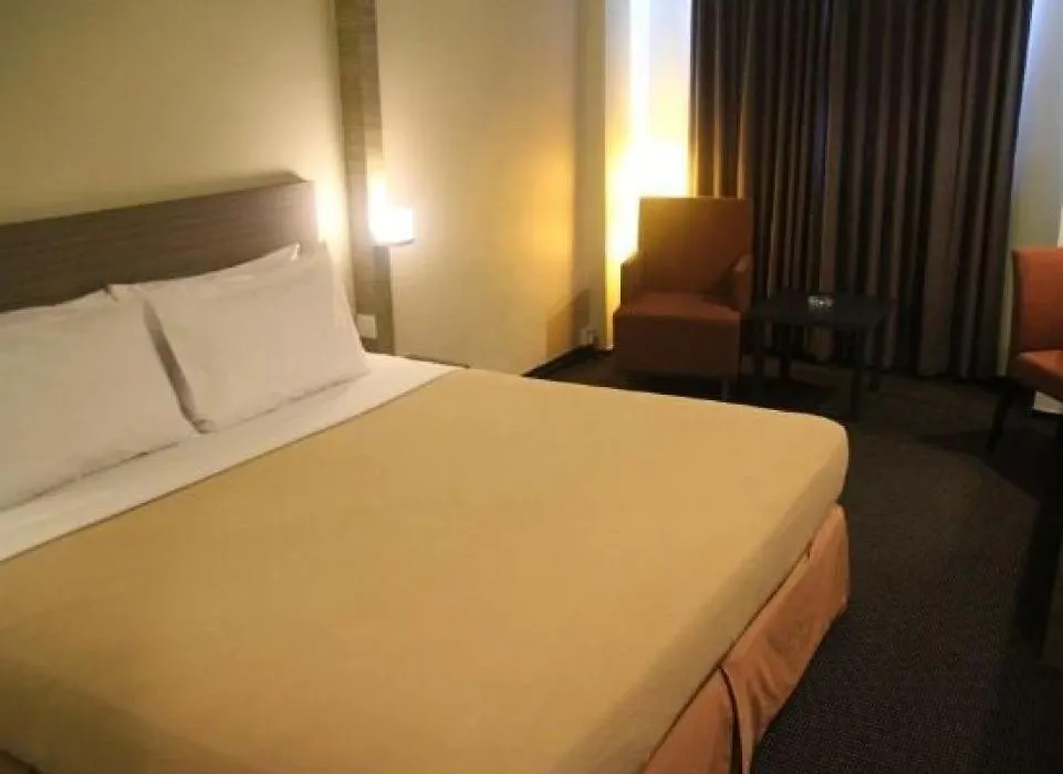 Strand Hotel-1